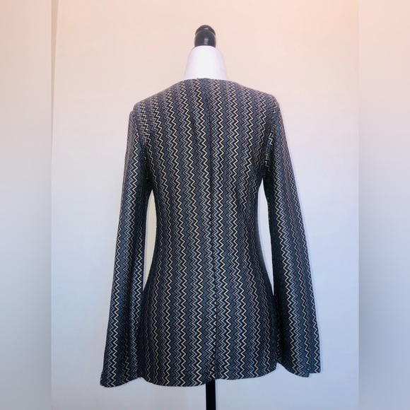 “Even Flow” 90s tunic. Size small. 100% polyester. - Picture 2 of 3